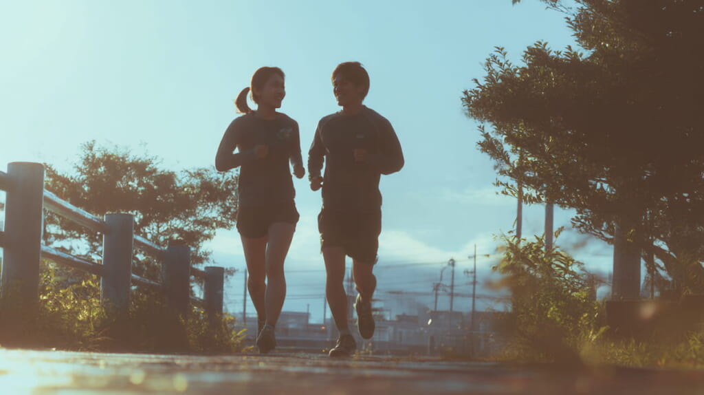 会話できるペースで脂肪燃焼を狙うジョギングのイメージ